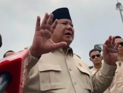 Prabowo Tegaskan Bernegara Jangan Terlalu Mendewakan Demokrasi, yang Penting Rakyat Kenyang