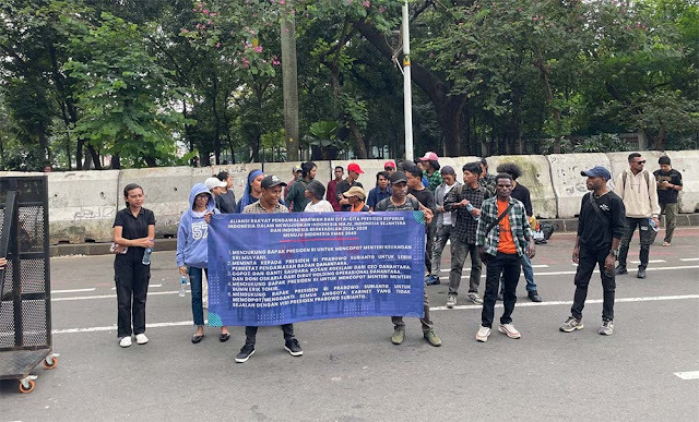 Gagal Wujudkan Visi Prabowo, Sri Mulyani dan Erick Thohir Dituntut Mundur! Generasi Muda Ultimatum Presiden di Depan Istana