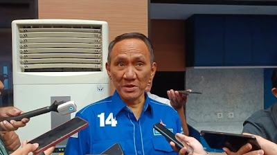 Tudingan Orang Besar di Balik Isu Ijazah Palsu, Andi Arief: Pak Jokowi Serius Menuduh Biru?