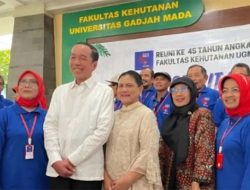 Tercium Kejanggalan di Reuni Jokowi dengan Angkatan 80 Fakultas Kehutanan UGM, Siapa Sosok Ini?