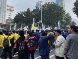 Jalan Medan Merdeka Selatan Ditutup Imbas Demo Mahasiswa