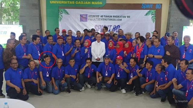 ANEH! Tercium Kejanggalan di Reuni Jokowi dengan Angkatan 80 Fakultas Kehutanan UGM, Siapa Sosok Ini?