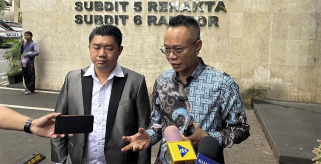 Ade Darmawan Bicara Baju Biru di Balik Isu Ijazah Palsu Jokowi: Bukan Demokrat