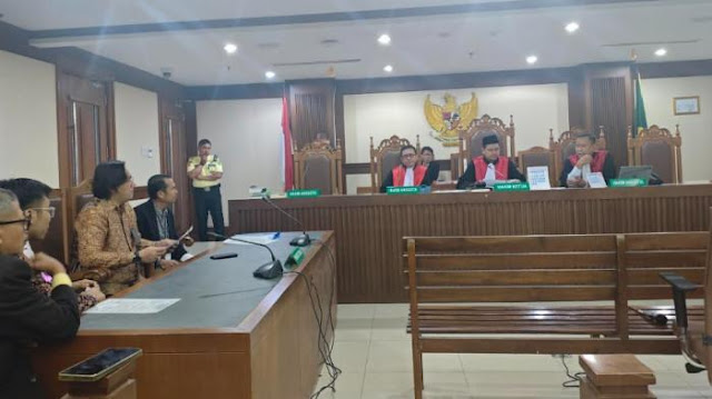 Eks Wamendes Gandeng Farhat Abbas Gugat Roy Suryo Cs Terkait Ijazah Jokowi