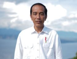 Filosofi Aneh Jokowi: Seribu Musuh Terlalu Sedikit, Satu Kawan Terlalu Banyak