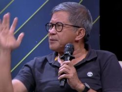 Rocky Gerung Yakin Kasus Hasto dan Tom Lembong Pesanan: Gampang, Cek Saja HP Jaksa