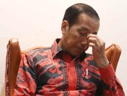 Loyalis Jokowi Mulai Rontok Dihempas Angin Politik
