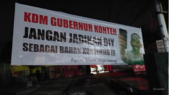 Kedatangan KDM di Jogja Disambut Spanduk Penolakan Gubernur Konten Jangan Jadikan DIY Bahan Pencitraan