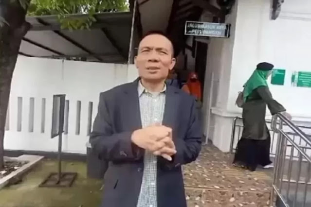 Rismon Heran Transkrip Nilai Ijazah Jokowi yang Ditampilkan Bareskrim Berbeda Jauh dengan yang Asli