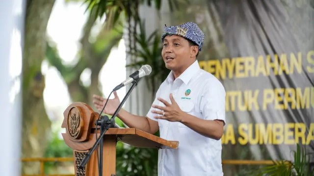WADUH! Menhut Raja Juli Ketahuan Gunakan Buzzer Sanjung-Sanjung Soal Kinerja
