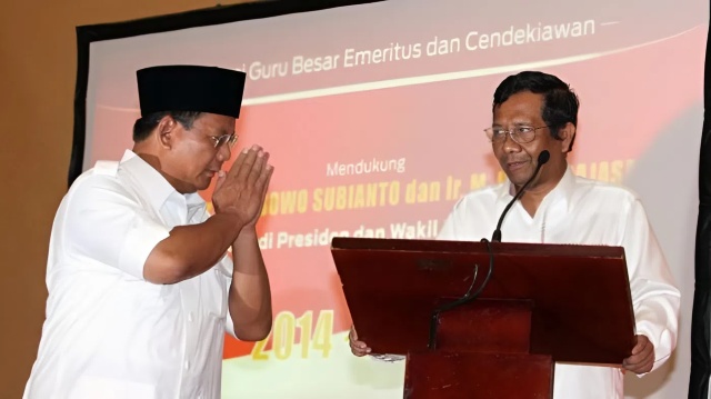 Soroti Korupsi Jelang HUT RI, Mahfud MD Bongkar Teori Politik Joko Tingkir Prabowo!