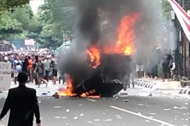 Pati Membara, Mobil Polisi Dibakar hingga Kantor Pemkab Jebol
