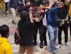 Detik-detik Kapolsek di Pati Dikeroyok Massa, Kepala Bocor Dihantam Benda Tumpul saat Demo Ricuh