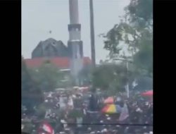 Kerusuhan Aksi Demo Pemakzulan Bupati Pati Sudewo, Video Polisi Serang Masjid Viral di Media Sosial