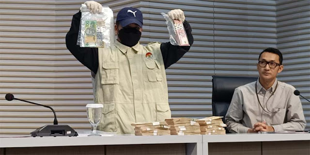 Rubicon Hingga Uang Rp 2,4 Miliar Diamankan dari Rumah Bos Inhutani V