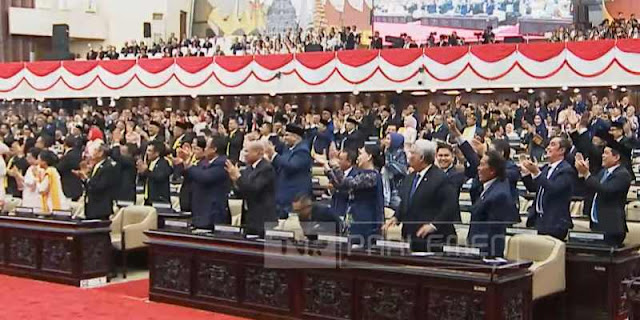 Dapat Standing Ovation di Parlemen, Prabowo: Kayak Rapat di Kecamatan Aja!