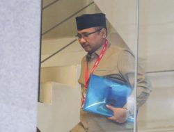 Rumah Digeledah KPK, Ponsel Yaqut Disita!