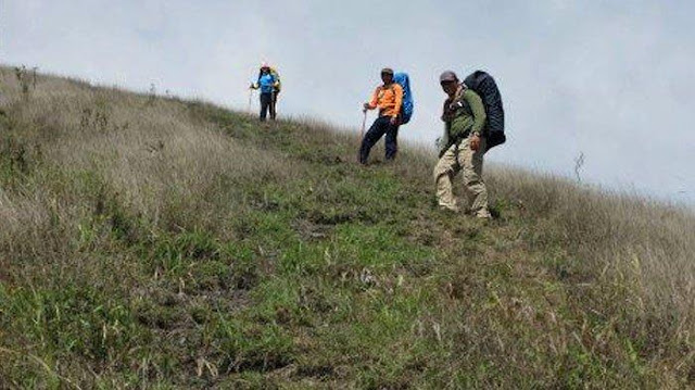 Pendaki Dievakuasi saat Memperingati HUT ke-80 RI di Puncak Gunung Bawakaraeng Sulsel, Ini Sebabnya