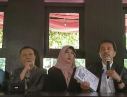 Roy Suryo Cs Luncurkan Buku Jokowi White Paper Setebal 700 Halaman