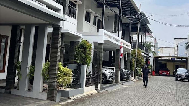 Minilik Suasana Rumah Eks Menag Gus Yaqut Setelah Digeledah KPK, Suara Penjaga Sempat Meninggi