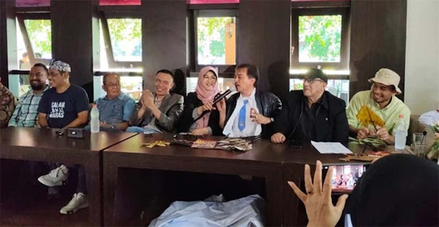 UGM Tak Izinkan Roy Suryo cs Rilis Jokowis White Paper di UC Hotel