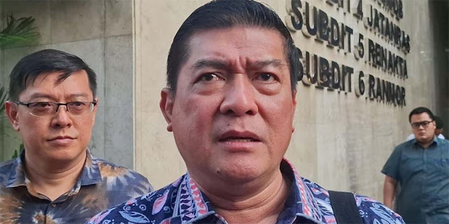 Silfester Matutina Batal Disidang karena Alasan Sakit