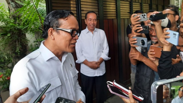 Kedekatan Immanuel Ebenezer Dengan Jokowi: Dapat Jabatan Komut Hingga Didukung Maju Pilkada, Kini Ketahuan Jadi Pemalak