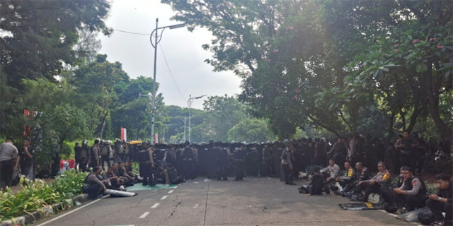 Demo DPR Berimbas ke Layanan KRL
