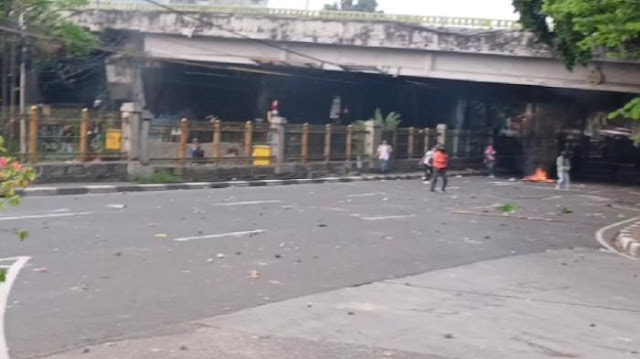 Hanya Tersisa Siswa SMA, Unjuk Rasa di DPR RI Berubah Jadi Tawuran
