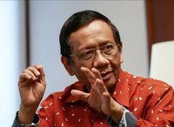 Mahfud MD: Wacana Pembubaran DPR Terlalu Berisiko