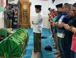 Anies Baswedan Ikut Salat dan Doakan Jenazah Affan Kurniawan yang Meninggal Dilindas Baracuda Polri