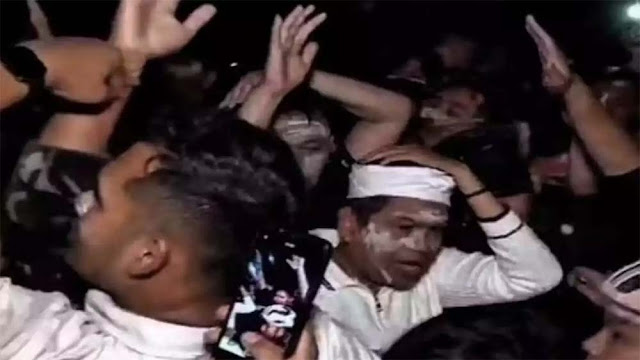 Dedi Mulyadi Dilempari Massa saat Hampiri Pendemo, Diteriaki Jangan Syuting Dulu!