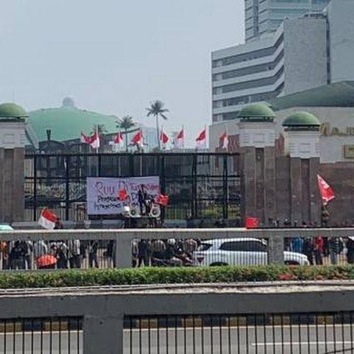 Demo GMNI di Gedung DPR: Makzulkan Gibran, Adili Jokowi, Sahkan RUU Perampasan Aset!