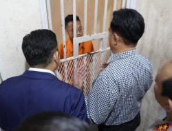 Menko Yusril Sebut Delpedro Marhaen Bisa Bebas, Ini Syaratnya!