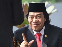 Komeng Bikin Pecah Suasana Rapat, Sentil Jakarta soal Banjir Pakai Guyonan Kijang Innova