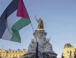 Wali Kota Prancis Nekat Kibarkan Bendera Palestina Tanpa Izin Pemerintah