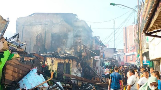 Kondisi Terkini Kebakaran di Tamansari Jakbar, Petugas dan Warga Masih Berjibaku Padamkan Api