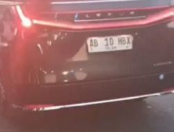Sri Sultan HB X Antre di Lampu Merah, Rombongan Tot Tot Wuk Wuk Malah Salip Viral!