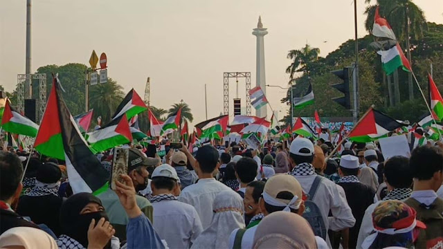 Solidaritas Palestina Menggema: Ratusan Bendera Berkibar di Patung Kuda, Kecam Kekerasan Israel