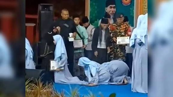 Pesantren Kunci Utama Lahirkan Generasi Santun dan Hormat pada Orang Tua