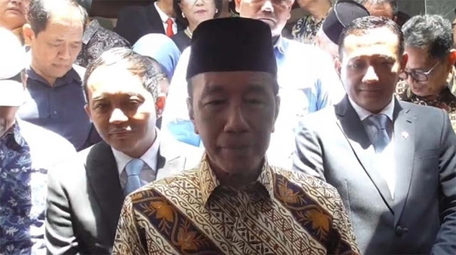 Jokowi Berubah Raut Wajahnya Saat Ditanya Soal Utang Whoosh, Ini Fakta di Baliknya!