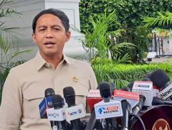 Sammy Notaslimboy Sindir Ijazah Asli di Depan Jokowi, Punchline-nya Malah Anyep dan Bikin Heboh
