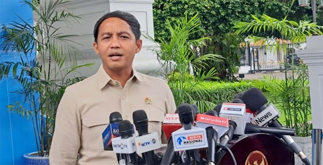 Sammy Notaslimboy Sindir Ijazah Asli di Depan Jokowi, Punchline-nya Malah Anyep dan Bikin Heboh