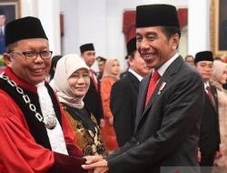 KPK Grebek Kampus di Polandia, Ijazah Hakim MK Era Jokowi Diduga Palsu