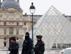 Misteri Perampokan di Museum Louvre Paris: Mengapa Harus Ditutup Sementara?