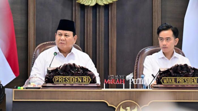 Satu Tahun Prabowo-Gibran Memimpin: Jokowi Apresiasi dan Soroti Evaluasi Mendesak