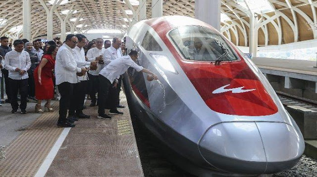 Cara Menko AHY Lunasi Utang Kereta Cepat Whoosh dengan Dua Skema Andalan
