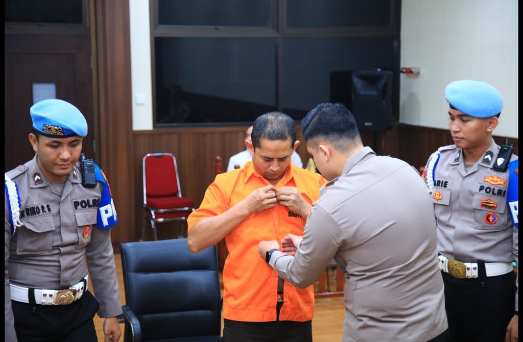 Eks Kapolres Ngata Divonis 19 Tahun Bui & Wajib Ganti Rugi Rp359 Juta, Ini Kasusnya