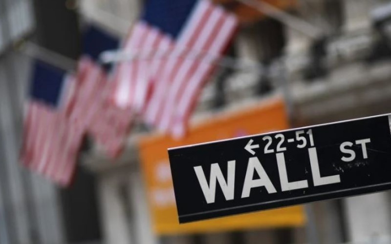 Netflix & Tesla Goyang Pasar! Wall Street Dibuka Turun, Investor Waspada