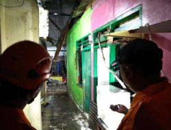 Hujan Badan Terjang Bekasi, Sejumlah Rumah Rusak Berat!